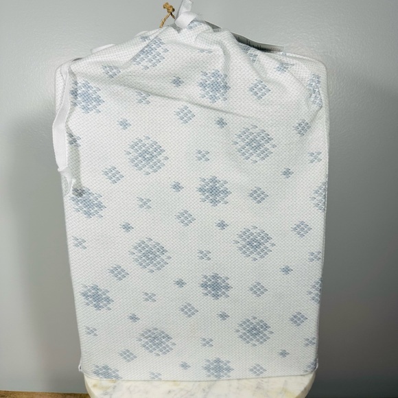 Full Size Flannel Sheet Set by Home Reflections NIB White w/ silver/gray design - Picture 11 of 12